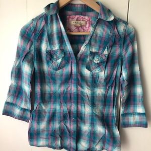 BLUE CHECKERED BUTTON UP